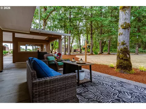 Exterior - 26718 Cantrell Rd, Eugene, OR 97402 photo 4 of 9