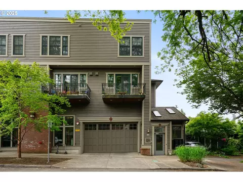 1540 SE Martins St #B, Portland, OR 97202