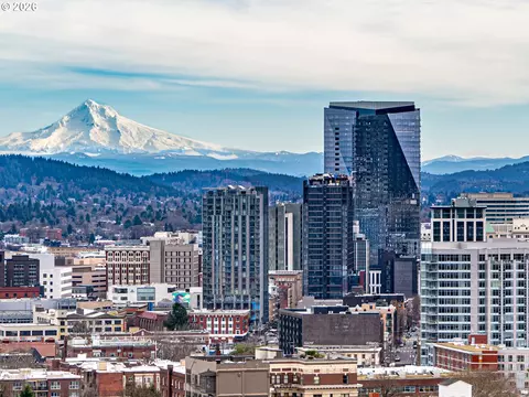 550 SW 10th Ave #2602, Portland, OR 97205