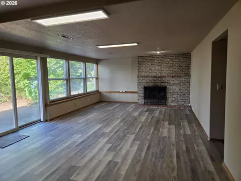 Living - 8377 SE Regner Rd, Gresham, OR 97080 photo 7 of 7
