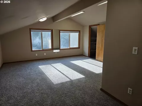 Bedroom - 8377 SE Regner Rd, Gresham, OR 97080 photo 2 of 5