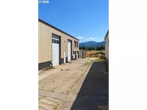 3047 Upper River Rd, Grants Pass, OR 97526 photo 4