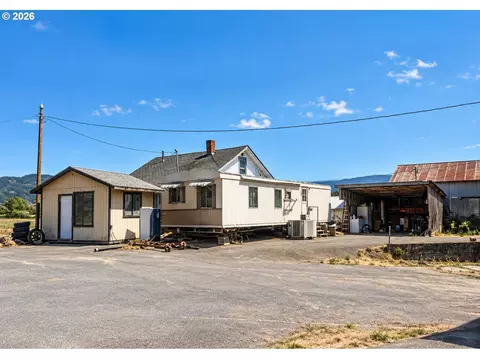 3047 Upper River Rd, Grants Pass, OR 97526 photo 2