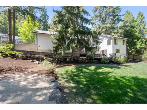 Exterior - 27 Marlboro Ln, Eugene, OR 97405 photo 7 of 7