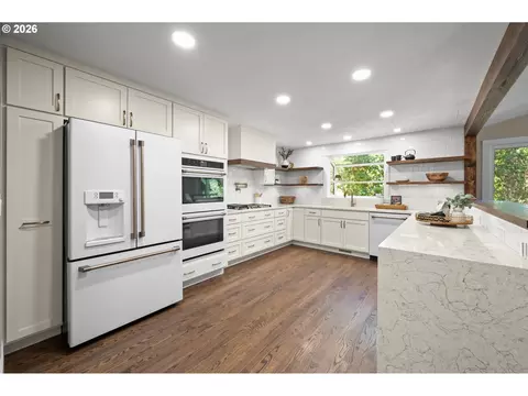 Kitchen - 27 Marlboro Ln, Eugene, OR 97405 photo 1 of 6
