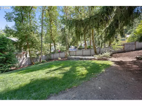 Exterior - 27 Marlboro Ln, Eugene, OR 97405 photo 6 of 7