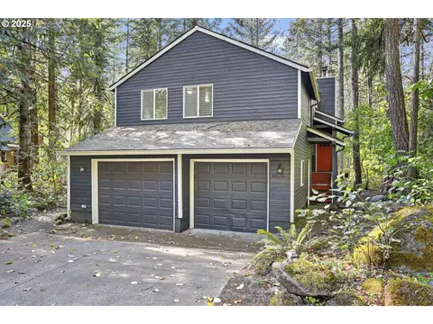 64636 E Sandy River Ln, Rhododendron, OR 97049