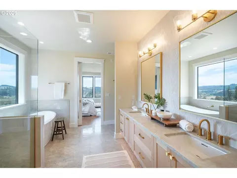Bath - 28356 Siesta Ln, Eugene, OR 97402 photo 1 of 7