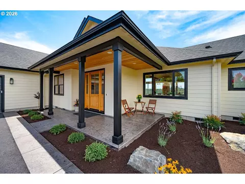 Exterior - 28356 Siesta Ln, Eugene, OR 97402 photo 4 of 5