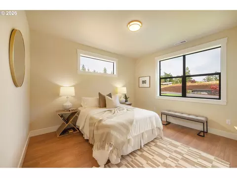 Bedroom - 28356 Siesta Ln, Eugene, OR 97402 photo 6 of 6