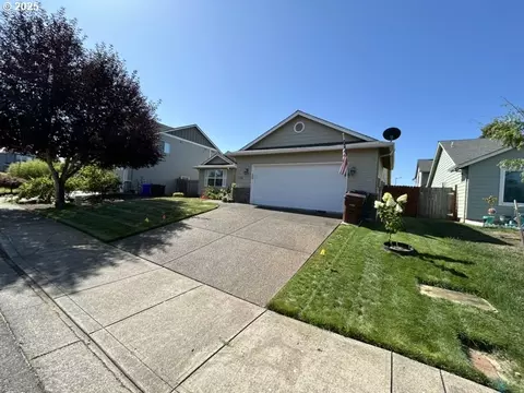 Exterior - 736 Kelsey Loop, Molalla, OR 97038 photo 2 of 5
