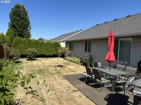 Exterior - 736 Kelsey Loop, Molalla, OR 97038 photo 3 of 5