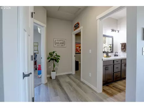 700 Dooley Rd, Centerville, WA 98613 photo 8
