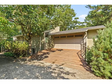 5080 Mahalo Dr, Eugene, OR 97405