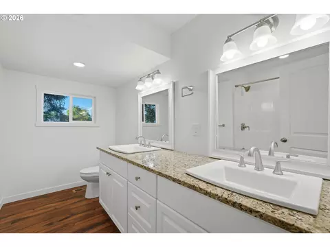 Bath - 35675 SE Colorado Rd, Sandy, OR 97055 photo 5 of 5