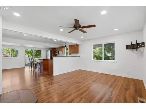 Living - 35675 SE Colorado Rd, Sandy, OR 97055 photo 6 of 6