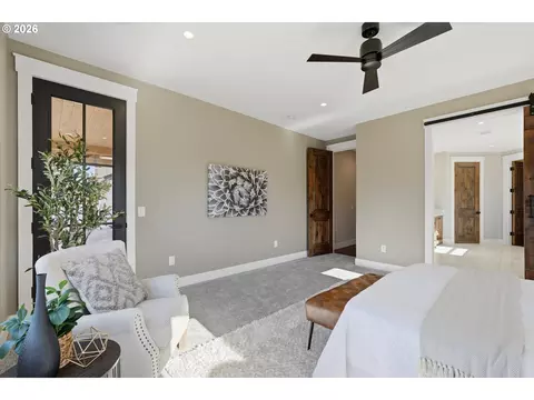Bedroom - 35675 SE Colorado Rd, Sandy, OR 97055 photo 2 of 3