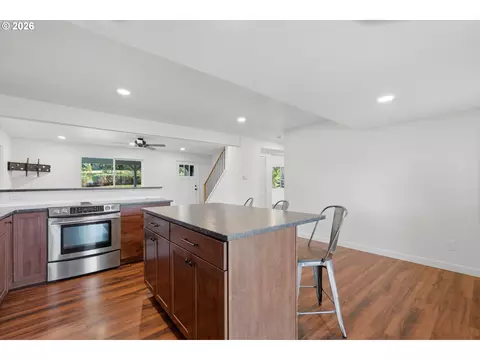 Kitchen - 35675 SE Colorado Rd, Sandy, OR 97055 photo 7 of 7