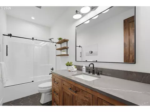 Bath - 35675 SE Colorado Rd, Sandy, OR 97055 photo 1 of 5