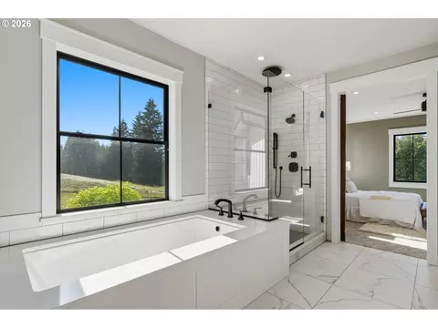 Bath - 35675 SE Colorado Rd, Sandy, OR 97055 photo 3 of 5
