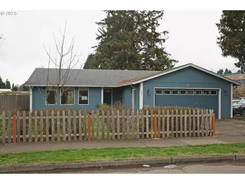 303 Barnes St, Kelso, WA 98626