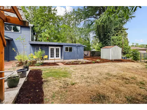 Exterior - 355 River Rd, Eugene, OR 97404 photo 4 of 4