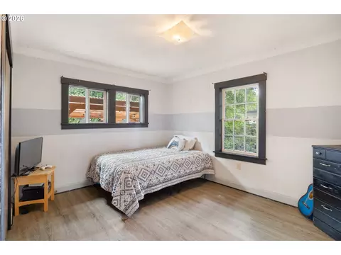Bedroom - 355 River Rd, Eugene, OR 97404 photo 1 of 2