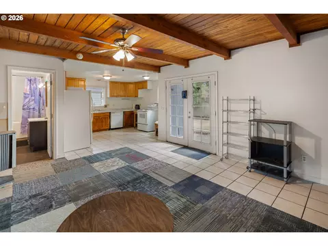 Living - 355 River Rd, Eugene, OR 97404 photo 6 of 6