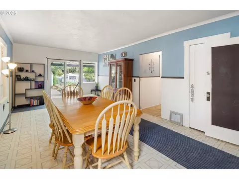 Dining - 355 River Rd, Eugene, OR 97404 photo 1 of 2