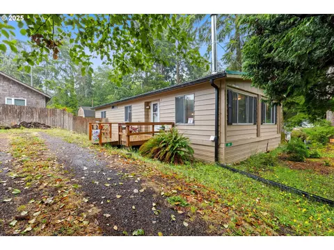 380 SE Quay Ave, Lincoln City, OR 97367