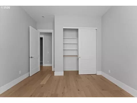 Bedroom - 382 NE Lovrien Ave, Gresham, OR 97030 photo 5 of 7