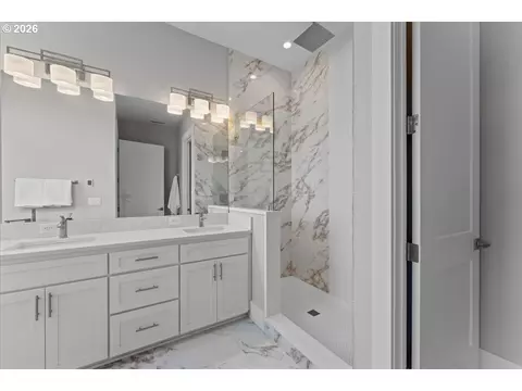 Bath - 382 NE Lovrien Ave, Gresham, OR 97030 photo 1 of 6