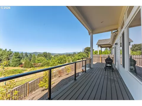 Exterior - 382 NE Lovrien Ave, Gresham, OR 97030 photo 2 of 5