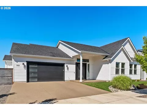 Exterior - 382 NE Lovrien Ave, Gresham, OR 97030 photo 4 of 5