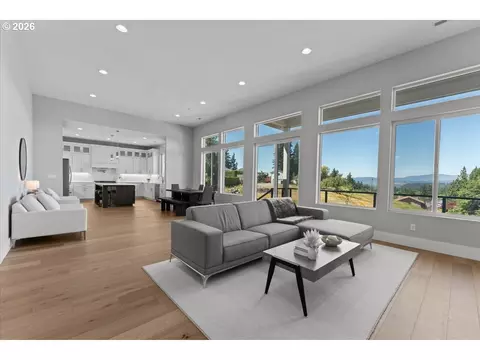 Living - 382 NE Lovrien Ave, Gresham, OR 97030 photo 1 of 4