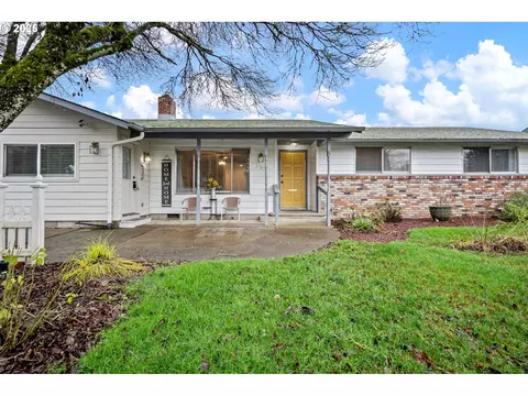 2745 Summer Ln, Eugene, OR 97404
