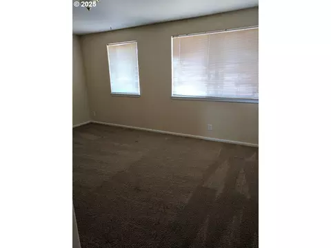 4470 Fergus Ave, Eugene, OR 97402 photo 6