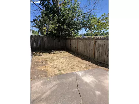 4470 Fergus Ave, Eugene, OR 97402 photo 8