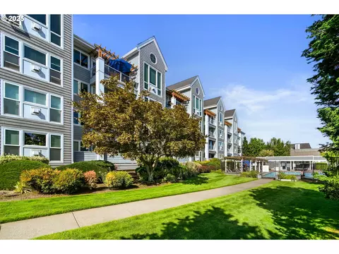 520 SE Columbia River Dr #428, Vancouver, WA 98661