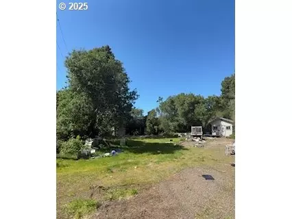 87983 Rhododendron Dr, Florence, OR 97439
