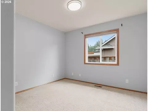 Bedroom - 1905 N Westlake Loop, Newberg, OR 97132 photo 6 of 7