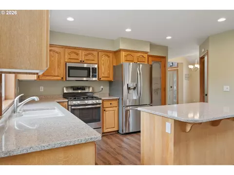 Kitchen - 1905 N Westlake Loop, Newberg, OR 97132 photo 1 of 4