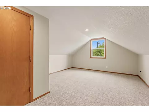 Bedroom - 1905 N Westlake Loop, Newberg, OR 97132 photo 1 of 7