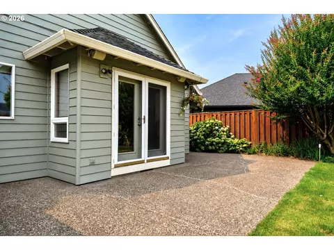 Exterior - 1905 N Westlake Loop, Newberg, OR 97132 photo 4 of 9
