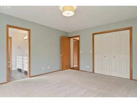 Bedroom - 1905 N Westlake Loop, Newberg, OR 97132 photo 3 of 7