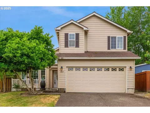 1957 SE 75th Ct, Hillsboro, OR 97123