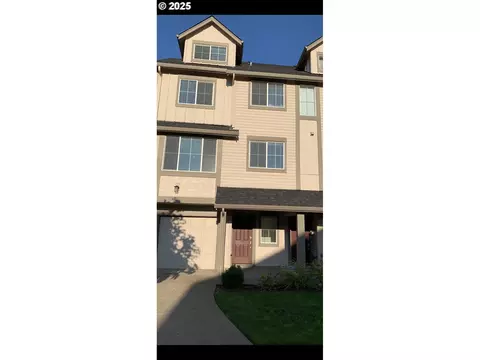 13020 SW Larkwood Pl, Tigard, OR 97224