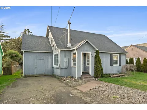 414 Evergreen Dr, Tillamook, OR 97141