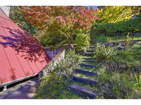 Exterior - 3540 Onyx St, Eugene, OR 97405 photo 10 of 19