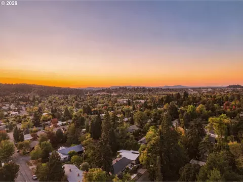 View/Area - 3540 Onyx St, Eugene, OR 97405 photo 1 of 1